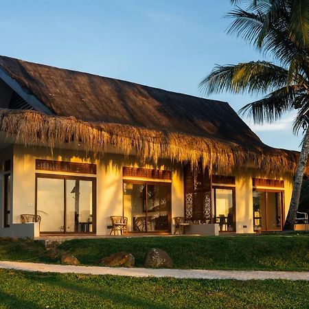 Costa Celine Beach Resort Kinablangan Luaran gambar