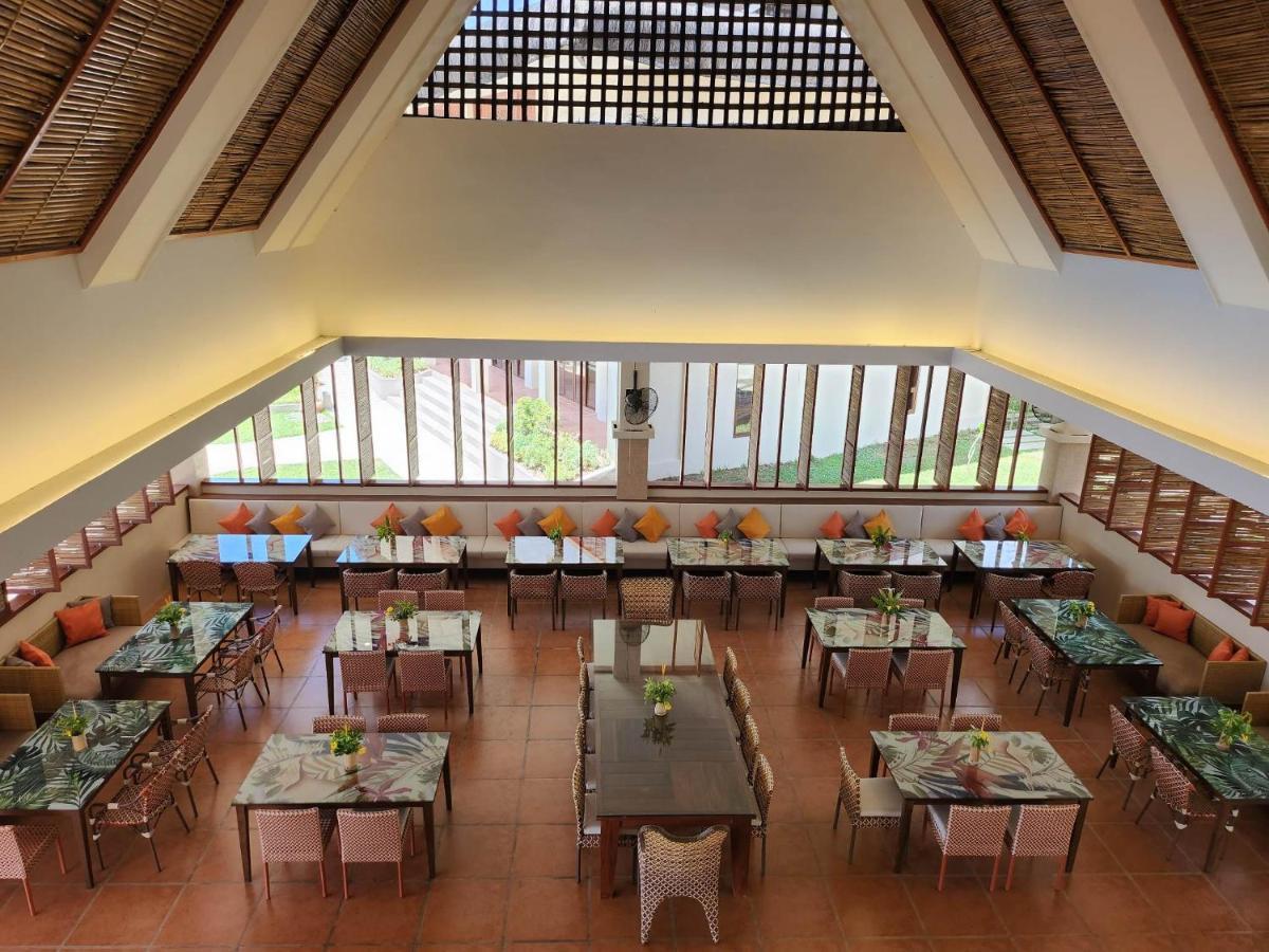 Costa Celine Beach Resort Kinablangan Luaran gambar